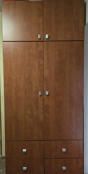 Dulap 2 usi foarte incapator, culoare cires, pal.