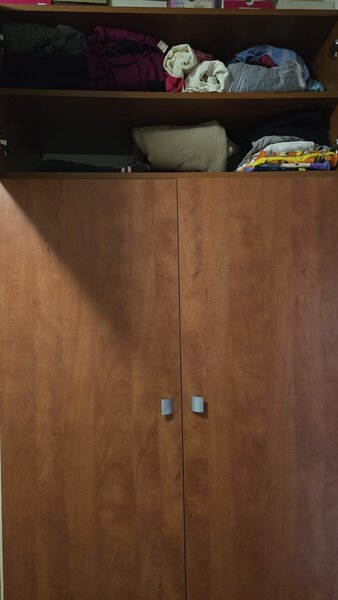 Dulap 2 usi foarte incapator, culoare cires, pal.